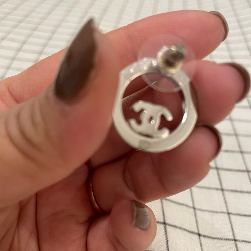 Giftable condition Chanel earrings full set